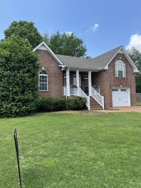 8003 Indian Ridge Blvd, White House, TN 37188