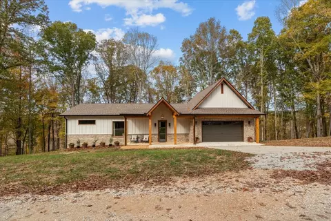 620 Rustic Valley Dr, Waverly, TN 37185