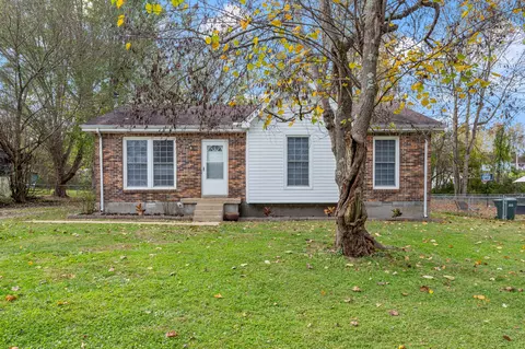 133 Batey Cir, Dickson, TN 37055