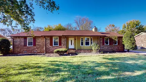 136 Lampley Ct, Goodlettsville, TN 37072