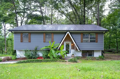 1609 Wendy Cir, Soddy Daisy, TN 37379
