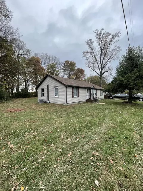 274 Browns Rd, Lafayette, TN 37083