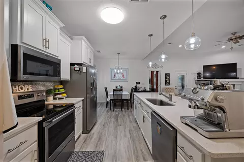 Kitchen - 136 Executive Dr, Jackson, TN 38305 photo 1 of 3