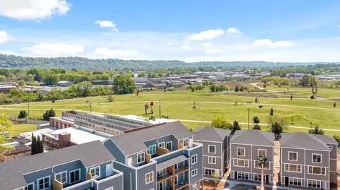 947 Montague Pl, Chattanooga, TN 37408