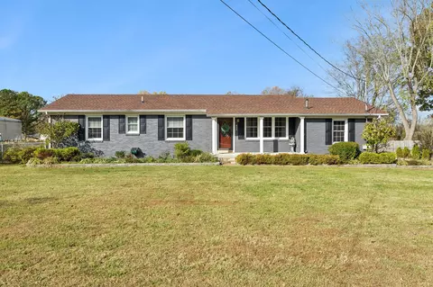 621 Crestland Dr, Columbia, TN 38401