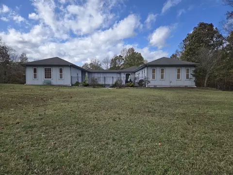1900 Mayne Trace Rd, Waverly, TN 37185