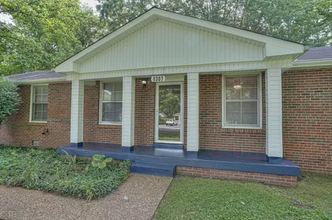 1307 Minerva Dr, Murfreesboro, TN 37130