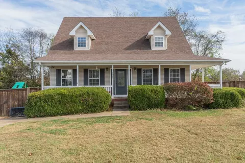 1003 Saul Dr S, Portland, TN 37148