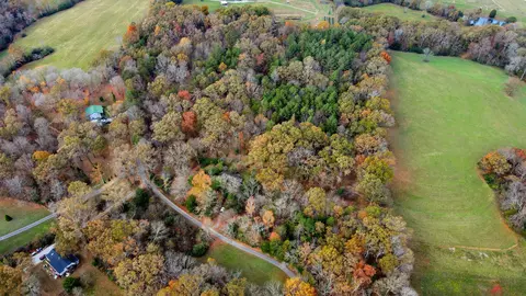 185 Gardner Rd, Bon Aqua, TN 37025