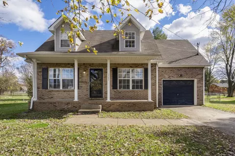 3389 Oak Park Dr, Clarksville, TN 37042