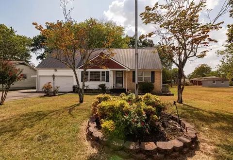 104 Broadrick St, Tullahoma, TN 37388