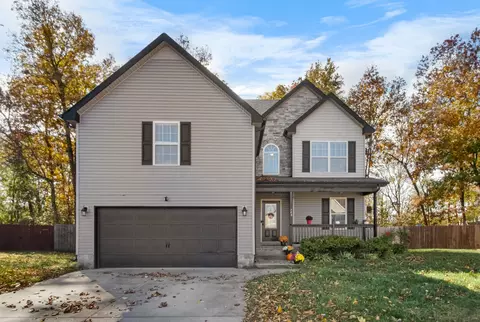 748 Sleek Fox Dr, Clarksville, TN 37040
