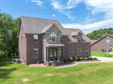 1513 Oak Branch Dr, Columbia, TN 38401