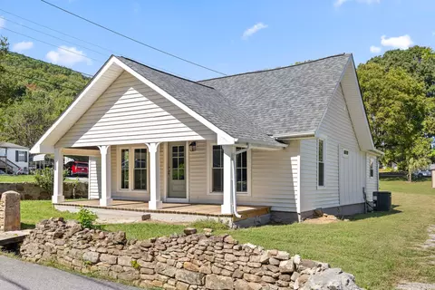 413 Hotwater Rd, Soddy Daisy, TN 37379