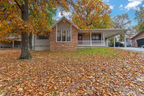 135 Bradley Dr, Lexington, TN 38351