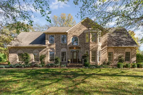 1610 Oakhall Dr, Brentwood, TN 37027