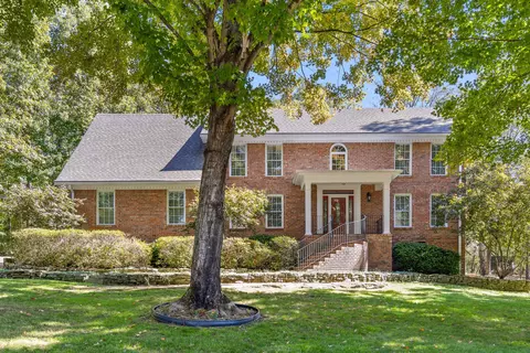 8 Prentice Ln, Signal Mountain, TN 37377