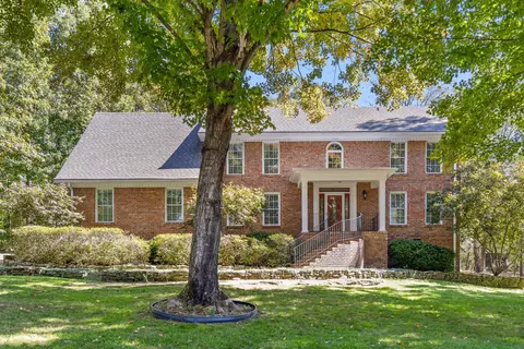 8 Prentice Ln, Signal Mountain, TN 37377