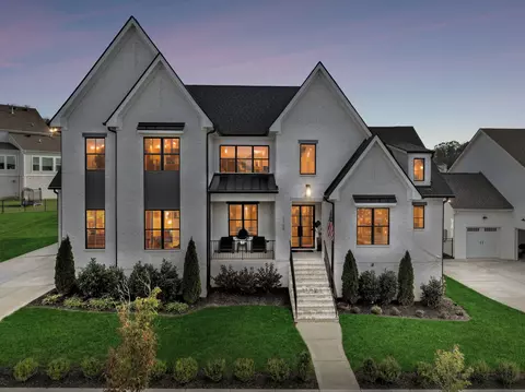 2109 Burgin Dr, Thompsons Station, TN 37179