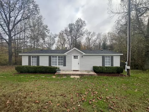 409 Hilltop Dr, Clarksville, TN 37040