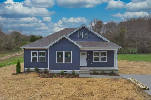 2208 Fairfield Rd, Westmoreland, TN 37186