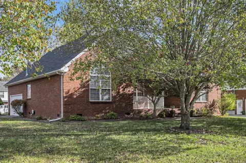 7012 Burntwood Dr, Smyrna, TN 37167