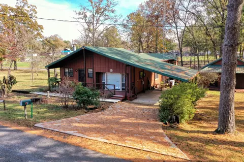 143 Crattie Dr, Springville, TN 38256
