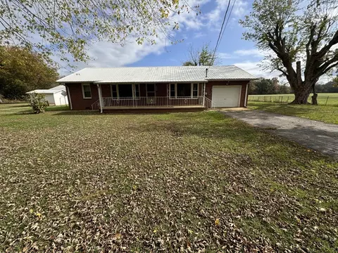 1304 Oak Grove Rd, Decherd, TN 37324