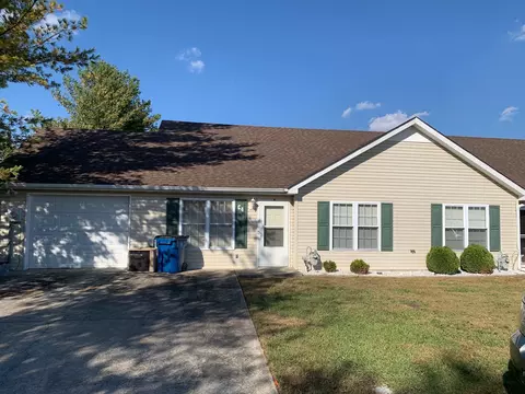 1150 Doak Rd #C4, Manchester, TN 37355