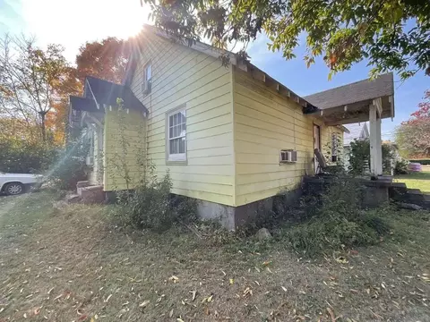 723 E Madison St, Pulaski, TN 38478