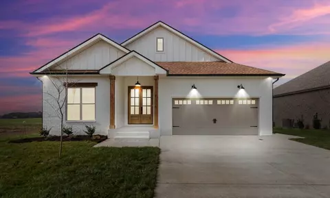 158 Aspen Pine Dr, Clarksville, TN 37043
