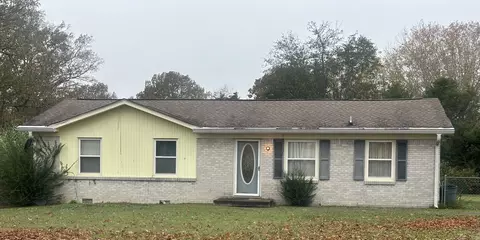 10112 W Oak Dr, Bon Aqua, TN 37025