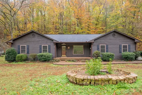 1045 Green Valley Dr, Ashland City, TN 37015