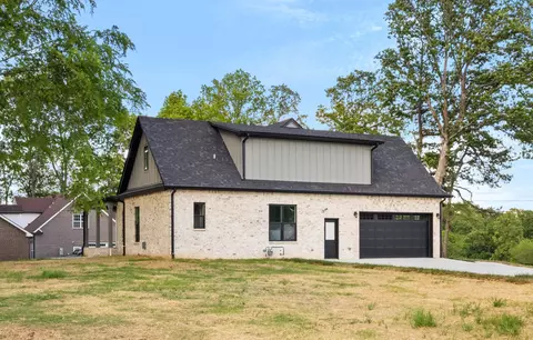 3876 Morgan Cir, Cunningham, TN 37052 photo 4
