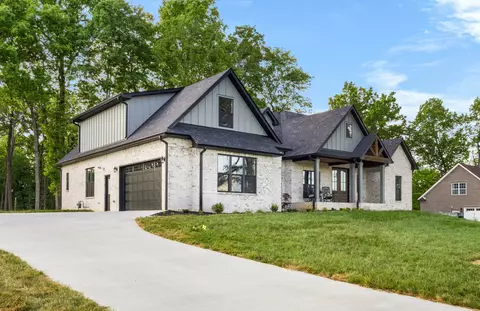 3876 Morgan Cir, Cunningham, TN 37052