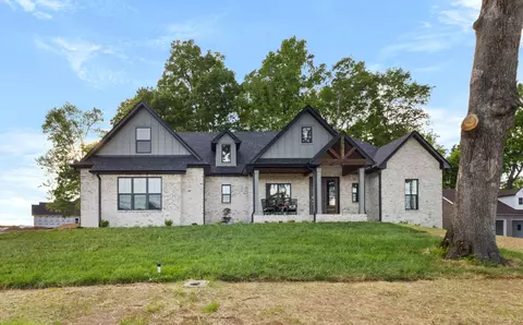 3876 Morgan Cir, Cunningham, TN 37052 photo 3