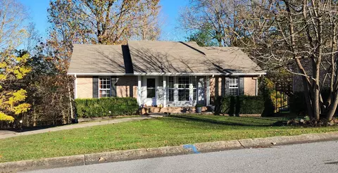 837 Lennox Rd, Clarksville, TN 37042