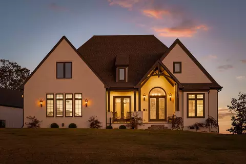 1075 Sunset Cir, Jasper, TN 37347