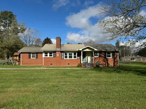 1204 Fawn St, Tullahoma, TN 37388