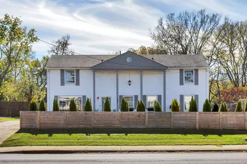 689 Harding Pl, Nashville, TN 37211