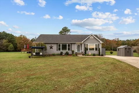 1185 Old Nashville Hwy, Mcewen, TN 37101