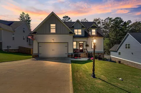 6343 Satjanon Dr, Ooltewah, TN 37363