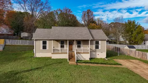 7404 Helios Ct, Fairview, TN 37062