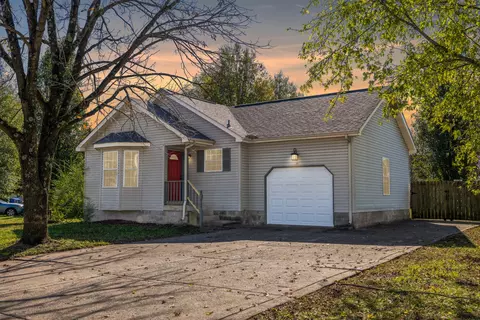 305 Valley Forge Ct, La Vergne, TN 37086