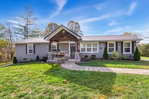 6528 Thomas Twin Oak Rd, Baxter, TN 38544
