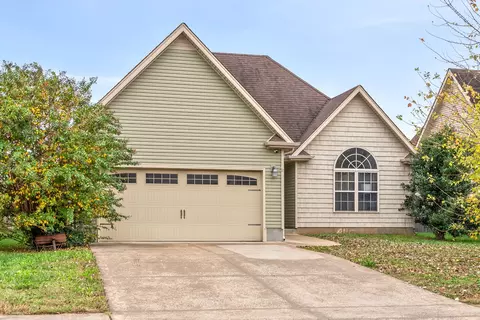 676 Sly Fox Dr, Clarksville, TN 37040