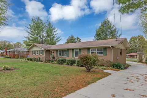 818 Trinity Dr, Murfreesboro, TN 37129 photo 2