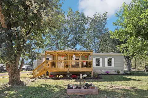 868 Oakdale Rd, Westmoreland, TN 37186