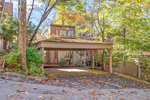 302 Chimney Hl, Nashville, TN 37221
