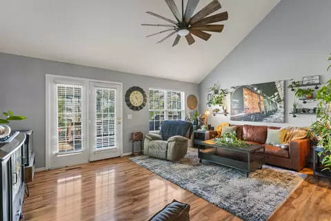 3446 Regency Park Dr, Murfreesboro, TN 37129 photo 2